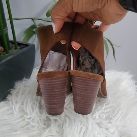 clarks raina lea bag Voyageur Crafted for the modern professional and traveler alike Chocolat Blu Brown Haaz Suede